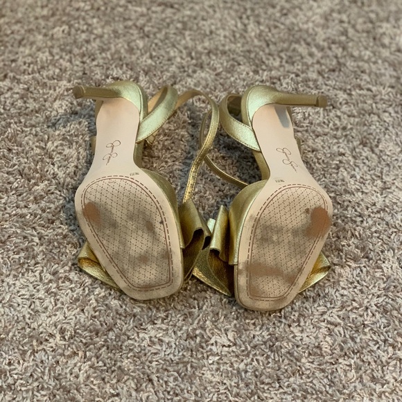 Gold Bow Heels - Picture 5 of 5